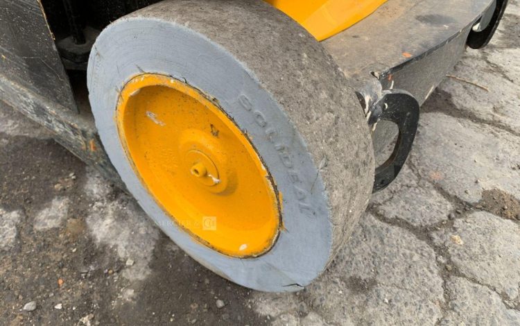 JLG TOUCAN JUNIOR 8B  ELE010155