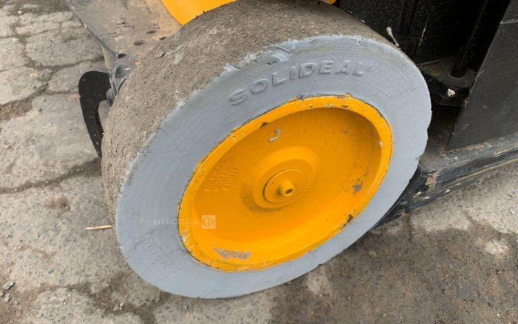 JLG TOUCAN JUNIOR 8B  ELE010155