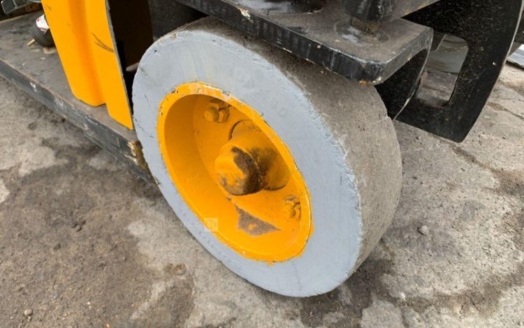 JLG TOUCAN JUNIOR 8B  ELE010155