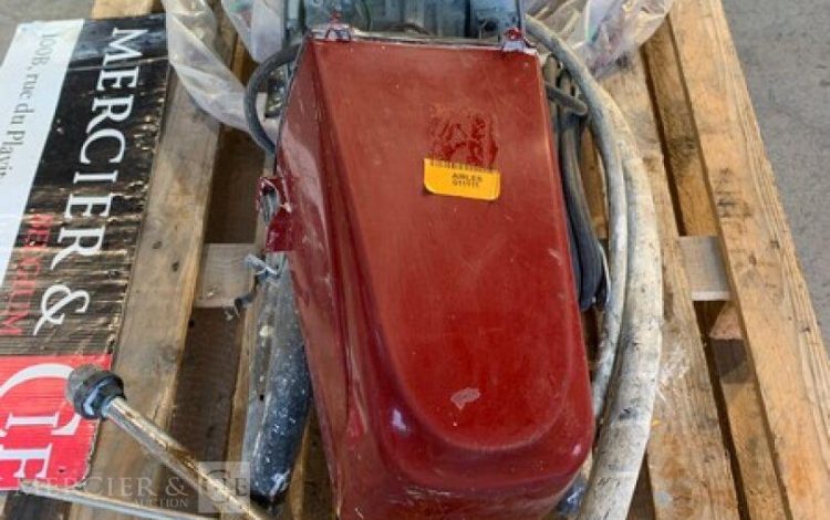 TITAN IMPACT 400  AIR011111