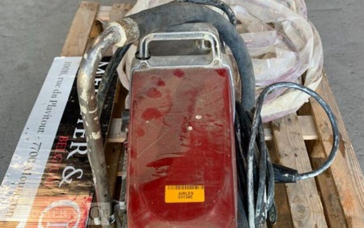 TITAN IMPACT 400  AIR011345