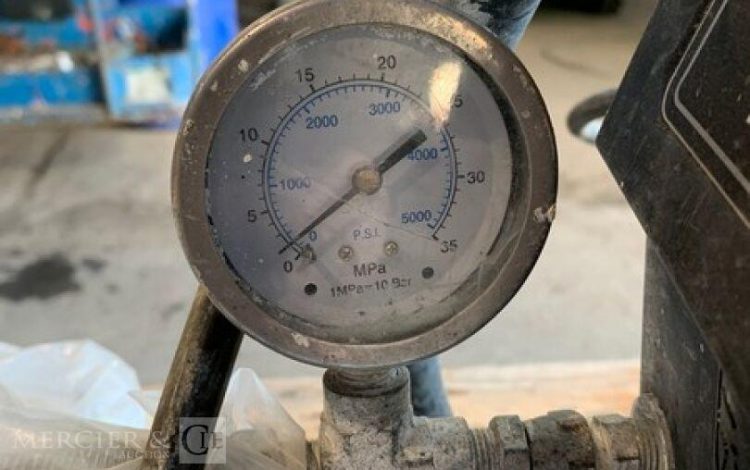 TITAN IMPACT 400  AIR011345