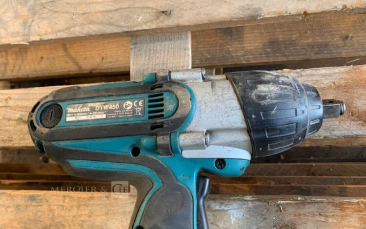 MAKITA BTW450 RFE  BOU010009