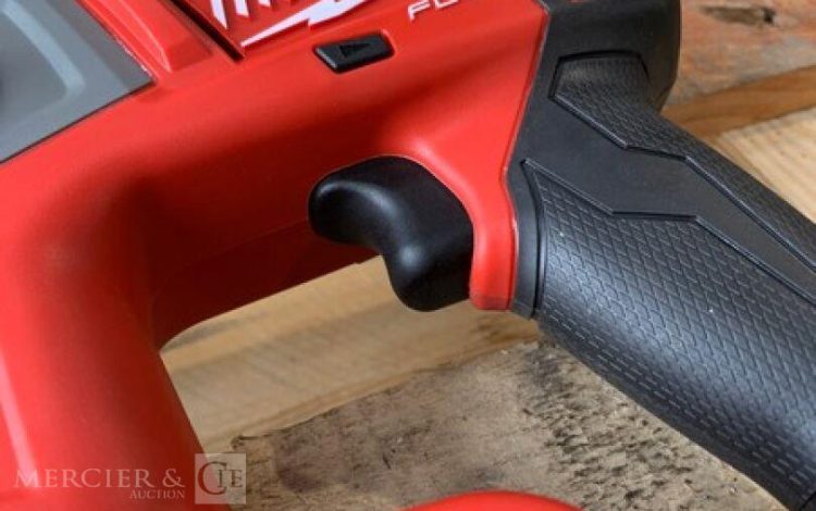 MILWAUKEE M12CH-202X  MIL010001