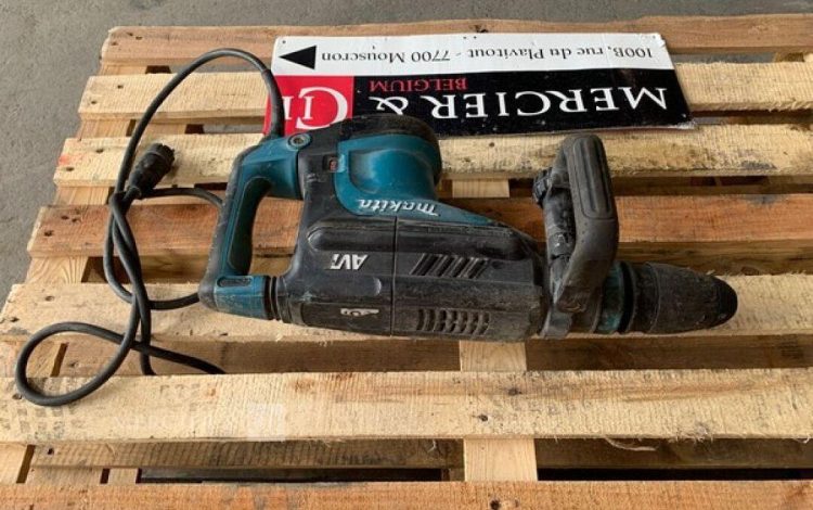 MAKITA HM1213C  PIQ011172