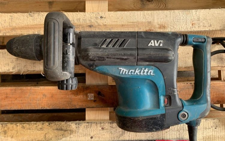 MAKITA HM1213C  PIQ011172