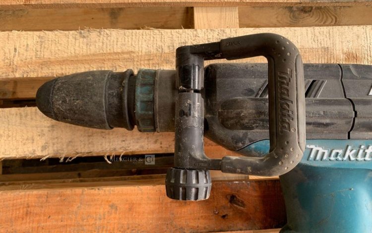 MAKITA HM1213C  PIQ011172