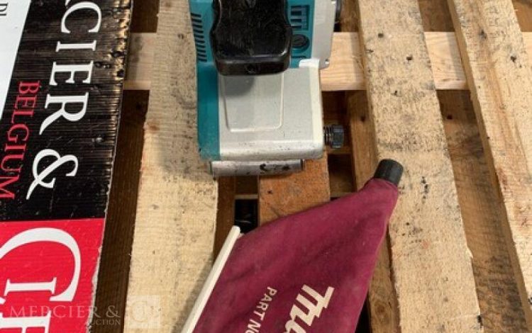 MAKITA 9404  PON011055