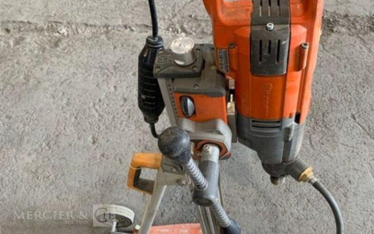 HUSQVARNA DM220  FOR010835