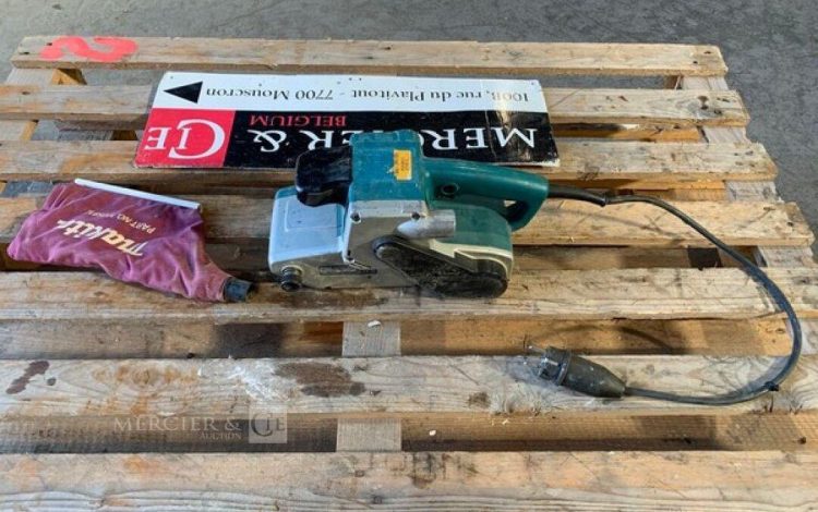 MAKITA 9404  PON010632