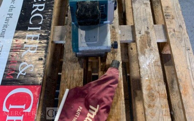 MAKITA 9404  PON010632