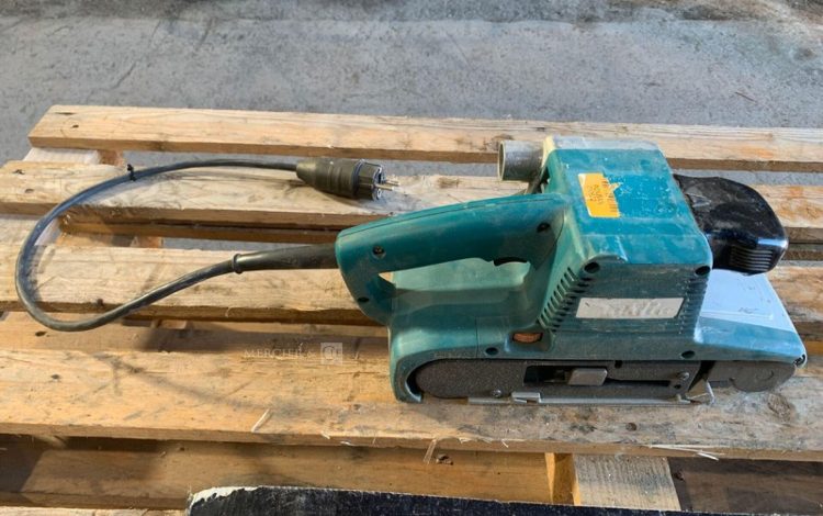 MAKITA 9404  PON010632