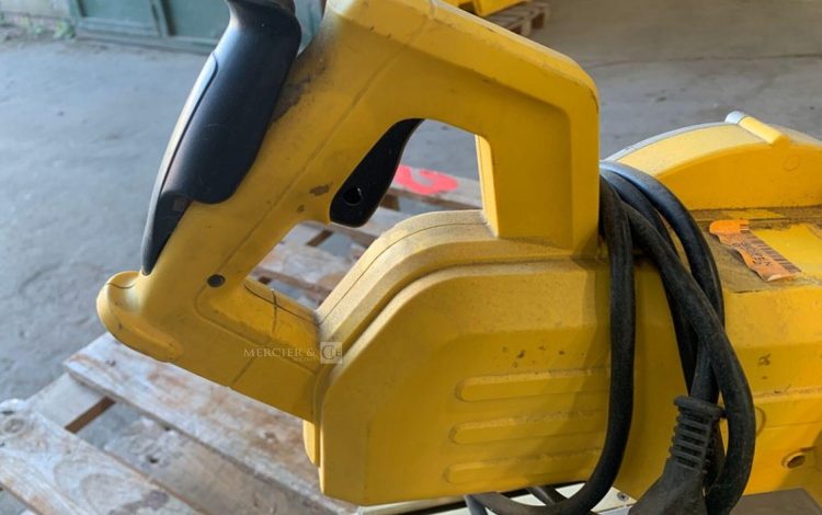 DEWALT DW777  SCI010072