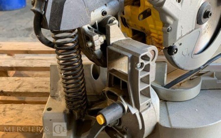 DEWALT DW777  SCI010072