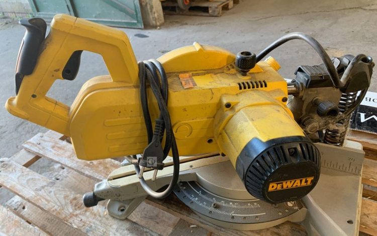 DEWALT DW777  SCI010072