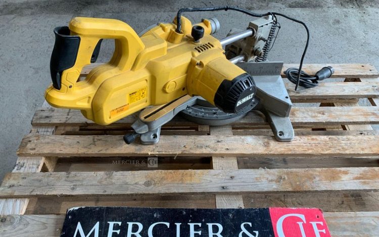 DEWALT DW777-QS  SCI010160