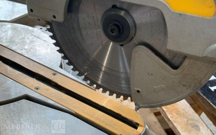 DEWALT DW777-QS  SCI010160