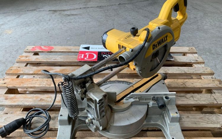 DEWALT DW777-QS  SCI010160