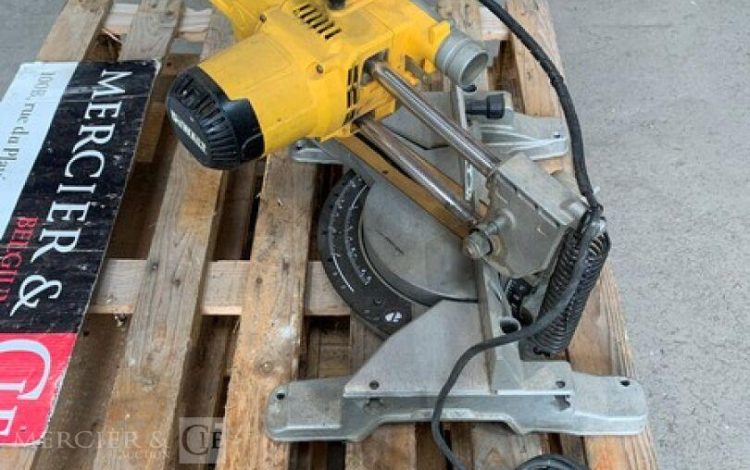 DEWALT DW777-QS  SCI010160