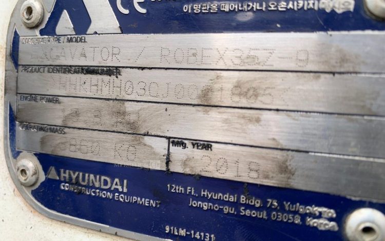 HYUNDAI MINI PELLE SUR CHENILLE 3,8 TONNES  ROB1805