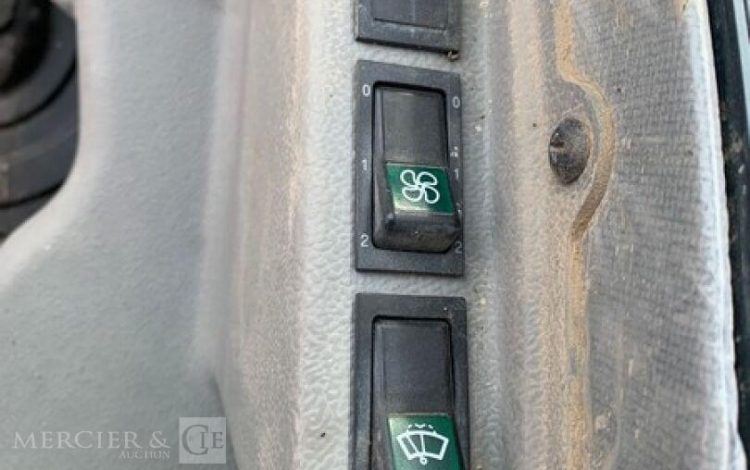 HYUNDAI MINI PELLE SUR CHENILLE 3,8 TONNES  ROB1805