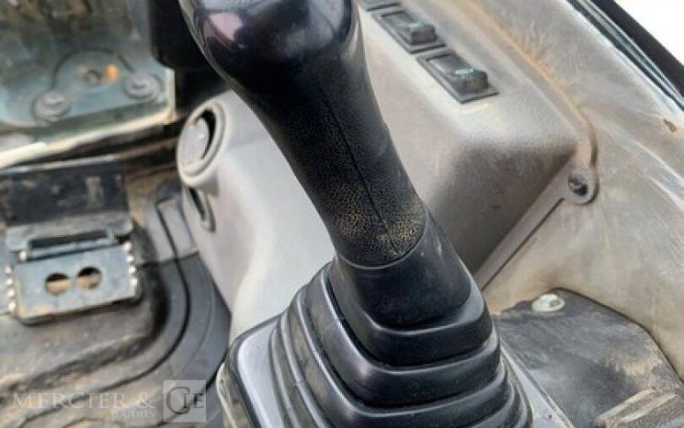 HYUNDAI MINI PELLE SUR CHENILLE 3,8 TONNES  ROB1805