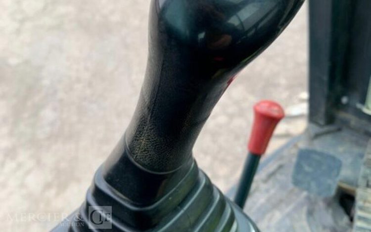 HYUNDAI MINI PELLE SUR CHENILLE 3,8 TONNES  ROB1805