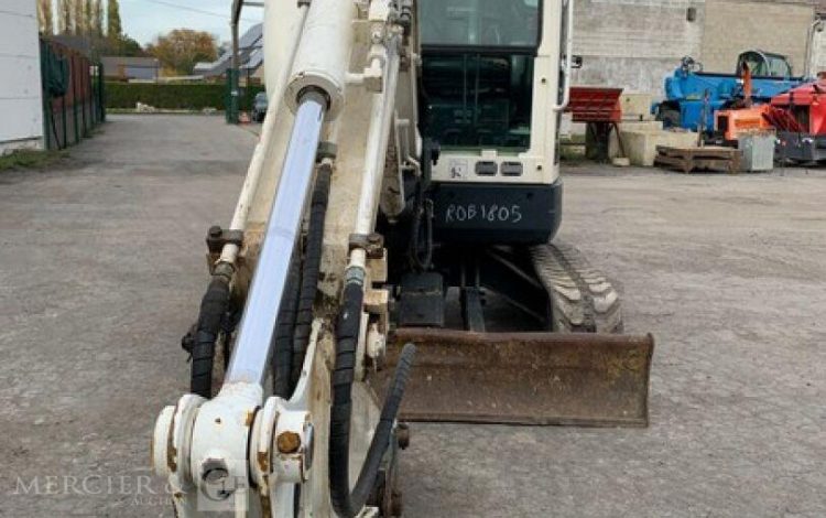 HYUNDAI MINI PELLE SUR CHENILLE 3,8 TONNES  ROB1805