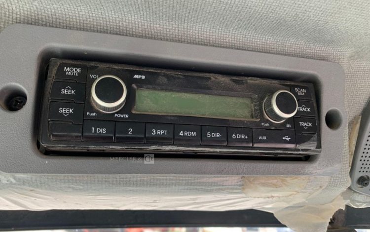 HYUNDAI MINI PELLE SUR CHENILLE 3,8 TONNES  ROB1805