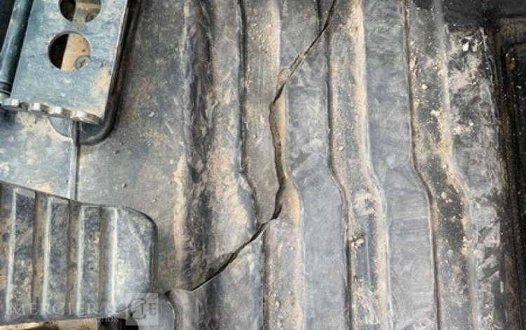 HYUNDAI MINI PELLE SUR CHENILLE 3,8 TONNES  ROB1805