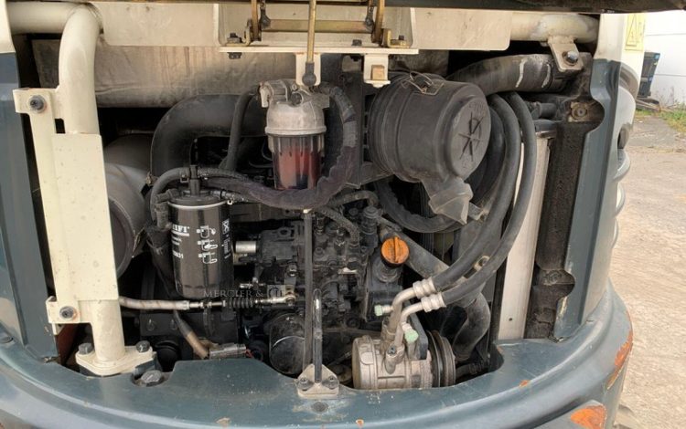 HYUNDAI MINI PELLE SUR CHENILLE 3,8 TONNES  ROB1805