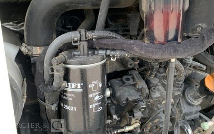 HYUNDAI MINI PELLE SUR CHENILLE 3,8 TONNES  ROB1805