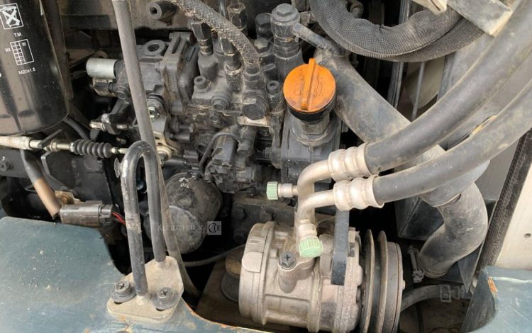 HYUNDAI MINI PELLE SUR CHENILLE 3,8 TONNES  ROB1805