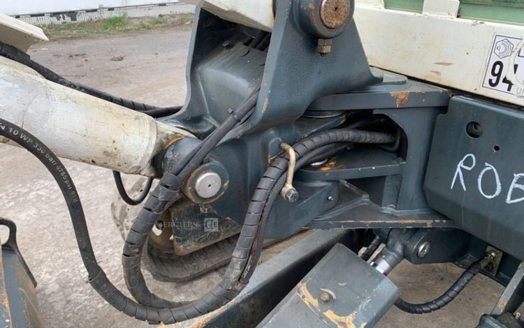 HYUNDAI MINI PELLE SUR CHENILLE 3,8 TONNES  ROB1805