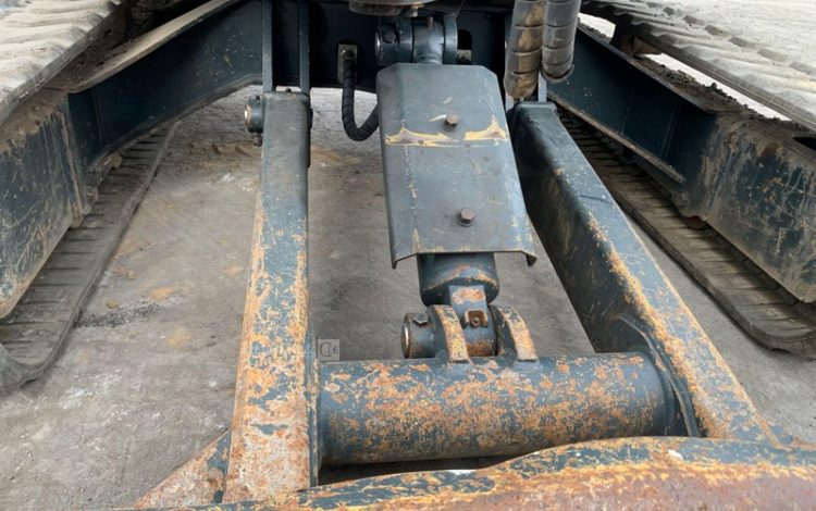 HYUNDAI MINI PELLE SUR CHENILLE 3,8 TONNES  ROB1805