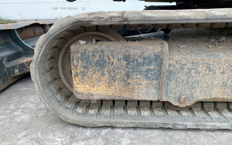 HYUNDAI MINI PELLE SUR CHENILLE 3,8 TONNES  ROB1805