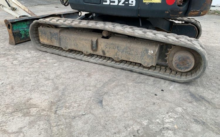 HYUNDAI MINI PELLE SUR CHENILLE 3,8 TONNES  ROB1805