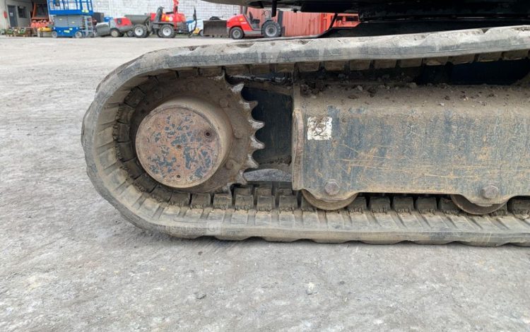 HYUNDAI MINI PELLE SUR CHENILLE 3,8 TONNES  ROB1805