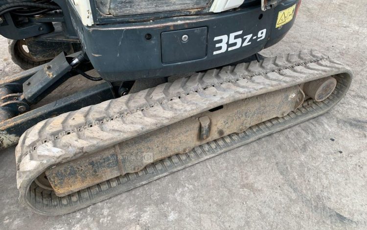 HYUNDAI MINI PELLE SUR CHENILLE 3,8 TONNES  ROB1805