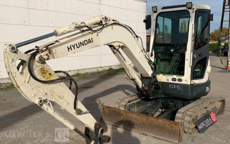 HYUNDAI MINI PELLE SUR CHENILLES 3,8 TONNES  ROB1812
