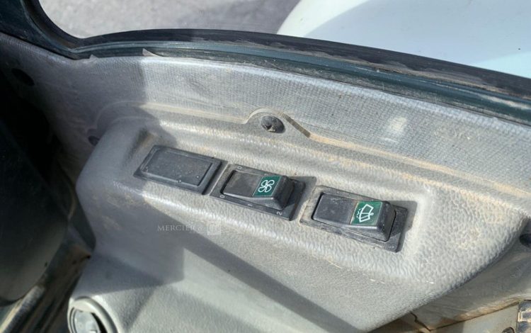 HYUNDAI MINI PELLE SUR CHENILLES 3,8 TONNES  ROB1812