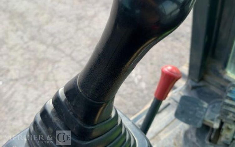 HYUNDAI MINI PELLE SUR CHENILLES 3,8 TONNES  ROB1812