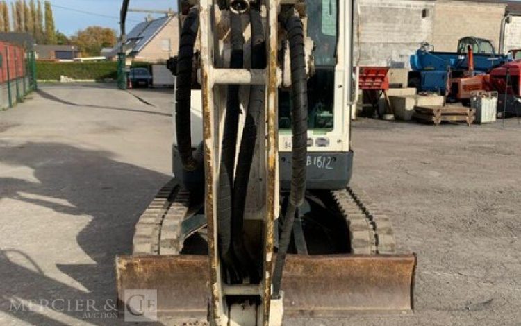 HYUNDAI MINI PELLE SUR CHENILLES 3,8 TONNES  ROB1812