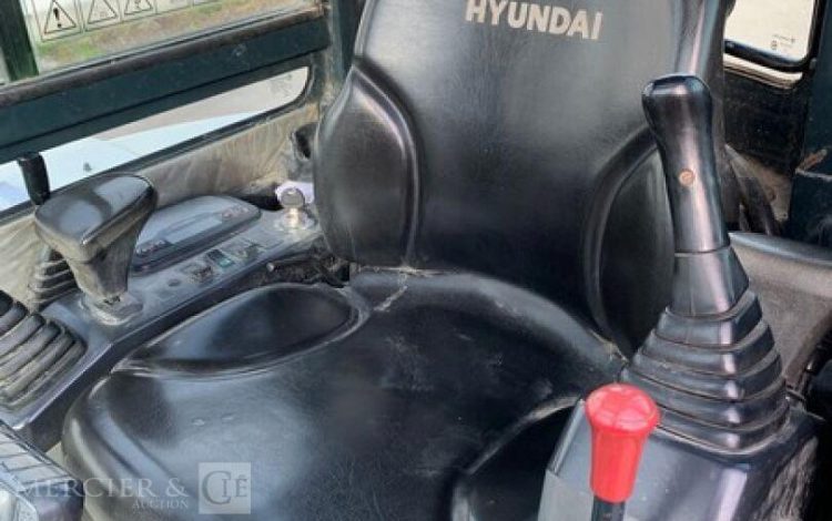 HYUNDAI MINI PELLE SUR CHENILLES 3,8 TONNES  ROB1812