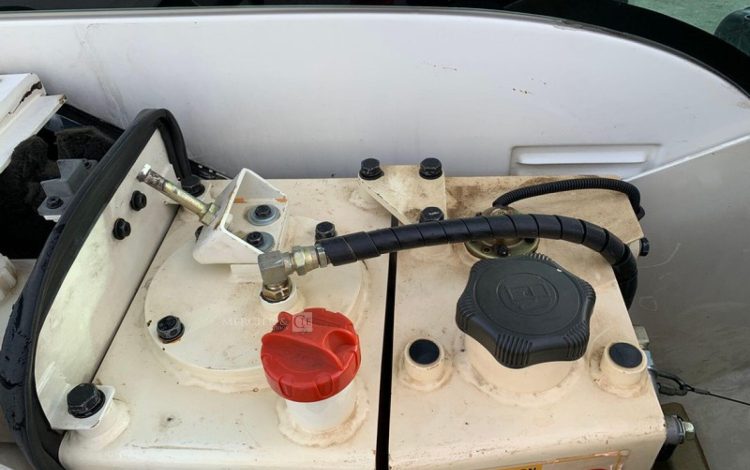 HYUNDAI MINI PELLE SUR CHENILLES 3,8 TONNES  ROB1812