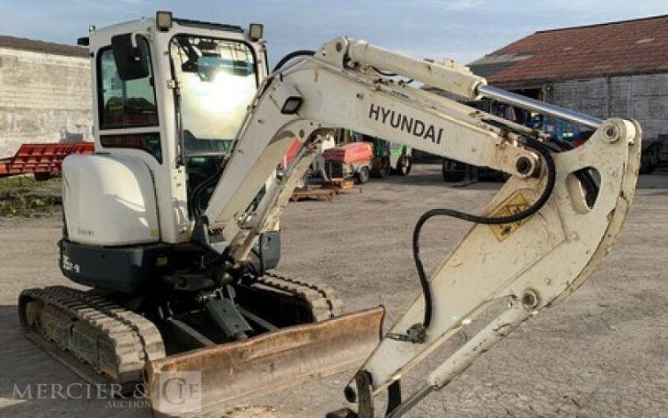 HYUNDAI MINI PELLE SUR CHENILLES 3,8 TONNES  ROB1812