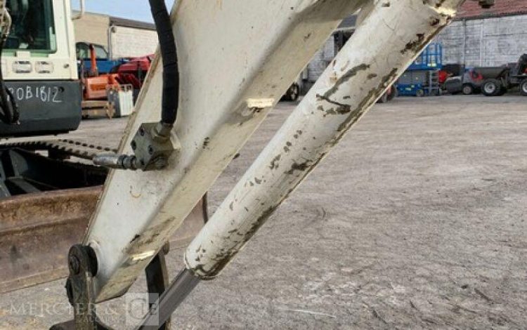 HYUNDAI MINI PELLE SUR CHENILLES 3,8 TONNES  ROB1812