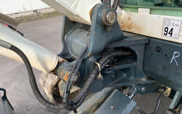 HYUNDAI MINI PELLE SUR CHENILLES 3,8 TONNES  ROB1812