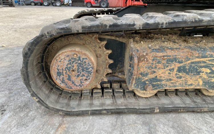 HYUNDAI MINI PELLE SUR CHENILLES 3,8 TONNES  ROB1812