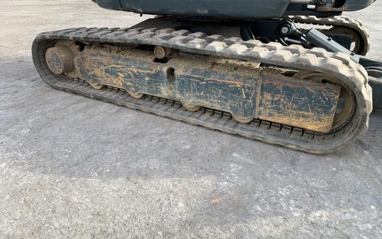 HYUNDAI MINI PELLE SUR CHENILLES 3,8 TONNES  ROB1812